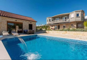 VILLA DOCI